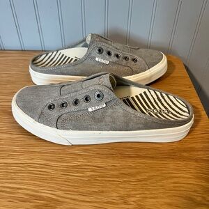 Taos Women’s EZ Soul Slip-On Sneakers Gray Shoes Size 8